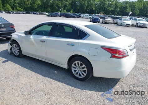 2015 Nissan Altima 2.5 из США, поврежденный, VIN 1N4AL3AP6FC100268